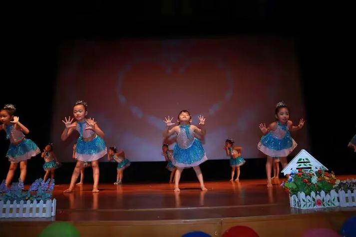 幼儿园圈圈乐舞蹈视频截图2