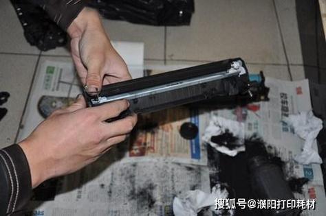 惠普1136打印机怎么加碳粉