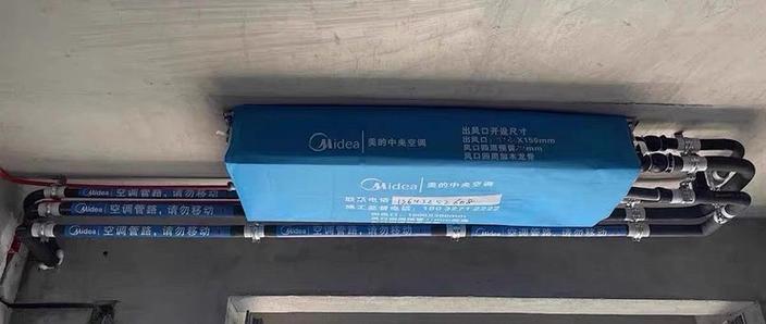 美的风管机运行灯一直闪