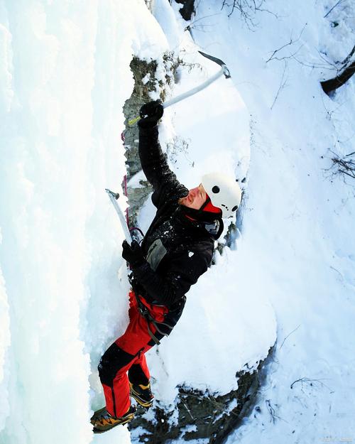 雪地奔驰游戏
