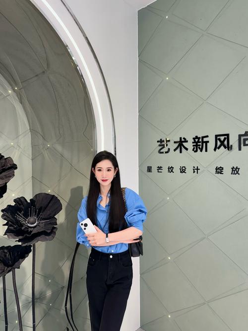 怎么把图片上的衣服p掉