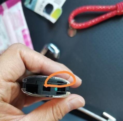 五菱宏光mini的车钥匙怎么用