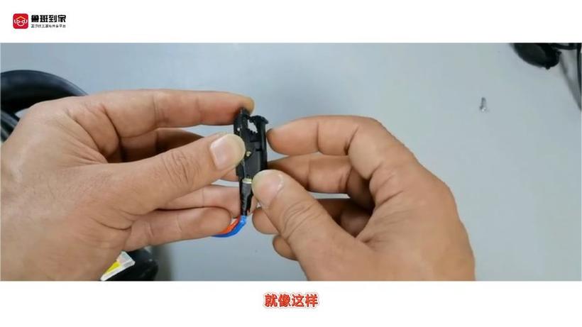 电水壶开关按下就弹起怎么修截图3