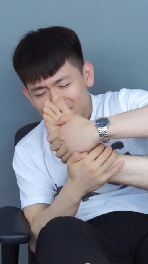 被罚闻脚臭
