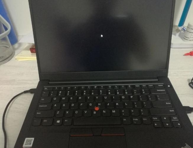 联想笔记本电脑电源键闪烁