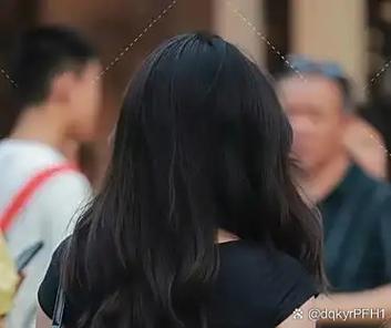 黑色衣服领口发红怎么恢复