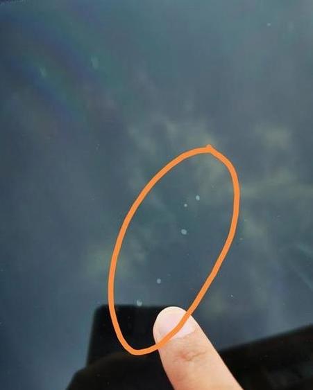 钢化膜里面有灰尘怎么办
