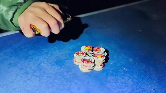 彩菊烟花怎么玩 彩菊烟花怎么玩