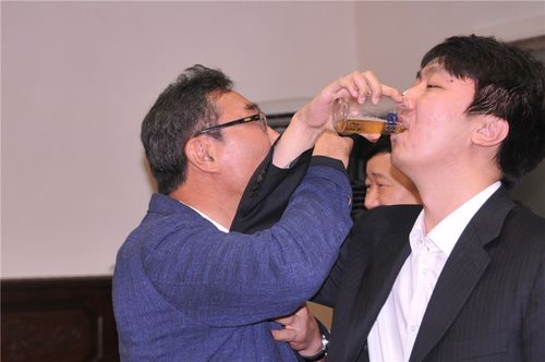 把酒欢颜
