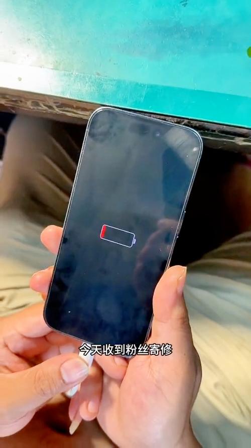 苹果手机进水开不开机了怎么办?
