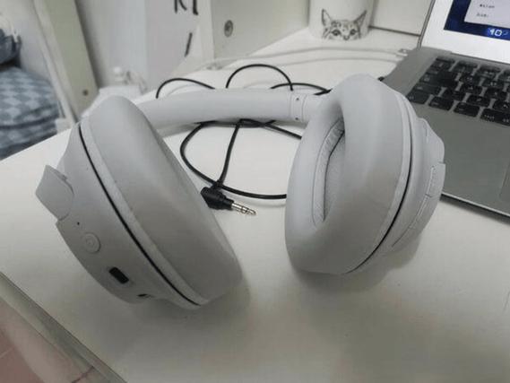 耳机只有伴奏人声很空