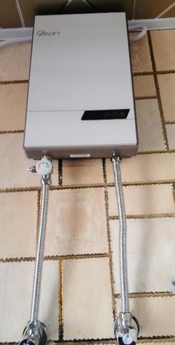 家庭洗澡即热式电热水器