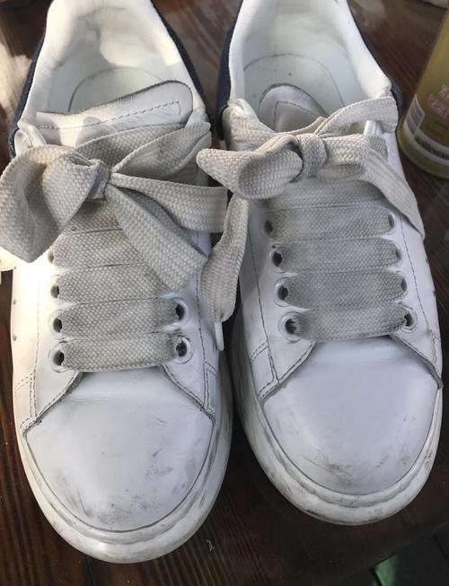 白鞋子脏了洗白小窍门