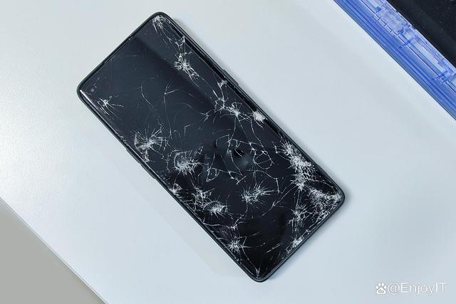 opporeno2碎屏照片