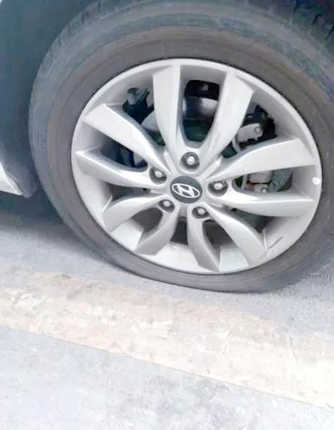 胎压正常但是轮胎还是扁的