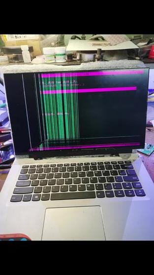笔记本屏幕被压发白