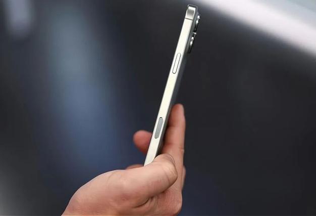 iphone17promax开机键