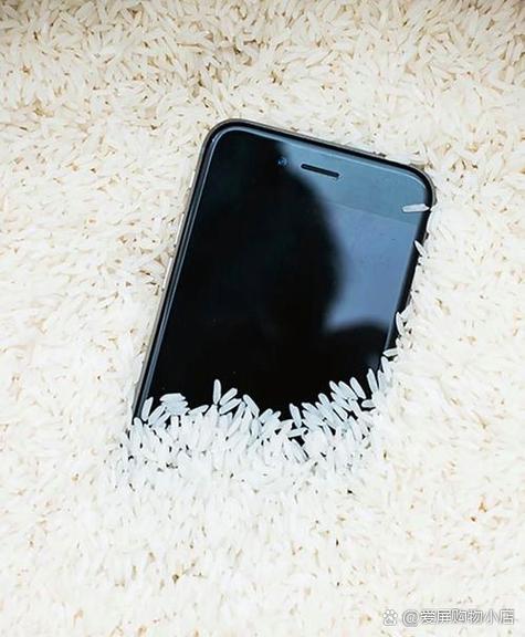 手机进水了可以放大米里面吸水吗