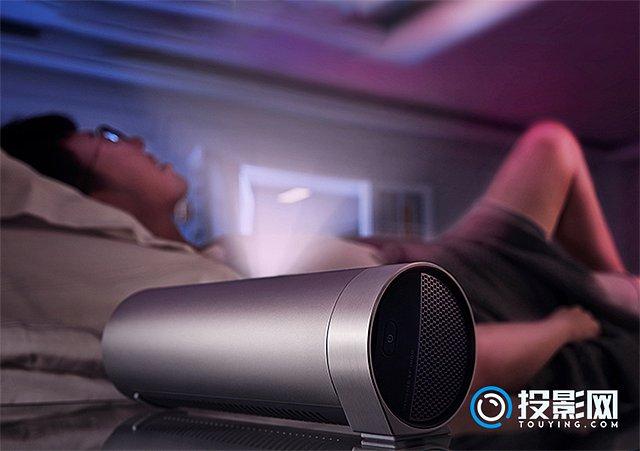 投影仪可以投在天花板上吗