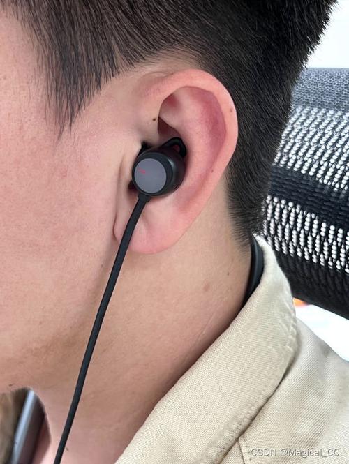 耳朵戴耳机容易掉