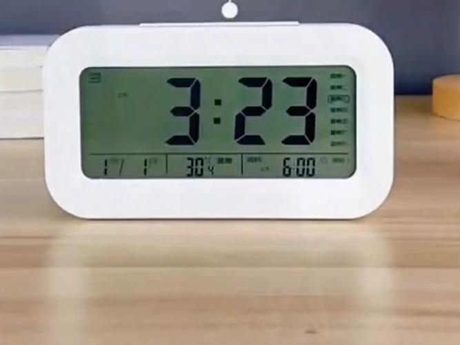 苹果手机时间可以设置成钟表吗