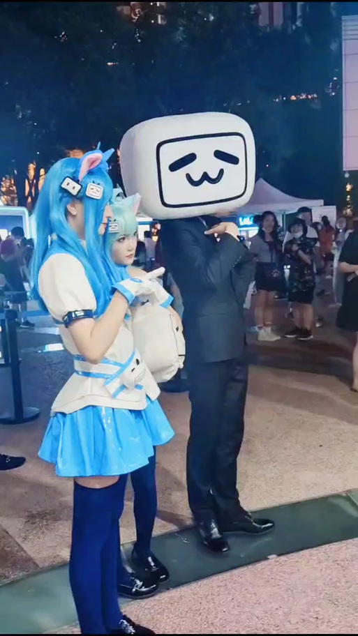 2233娘花嫁cos截图3