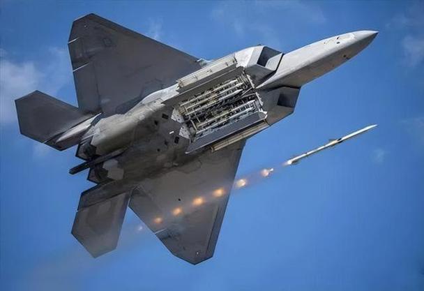 F22