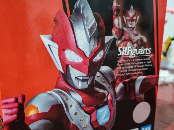 泽塔奥特曼贝塔冲击波形态shf