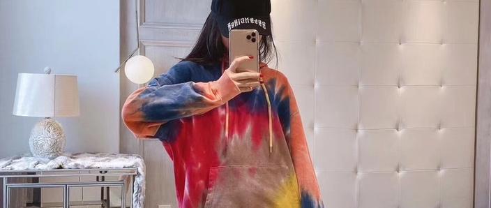 黑色卫衣褪色怎么补救