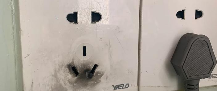插座烧坏了是因为什么