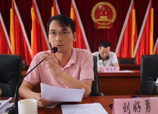 组织委员到镇长要几年