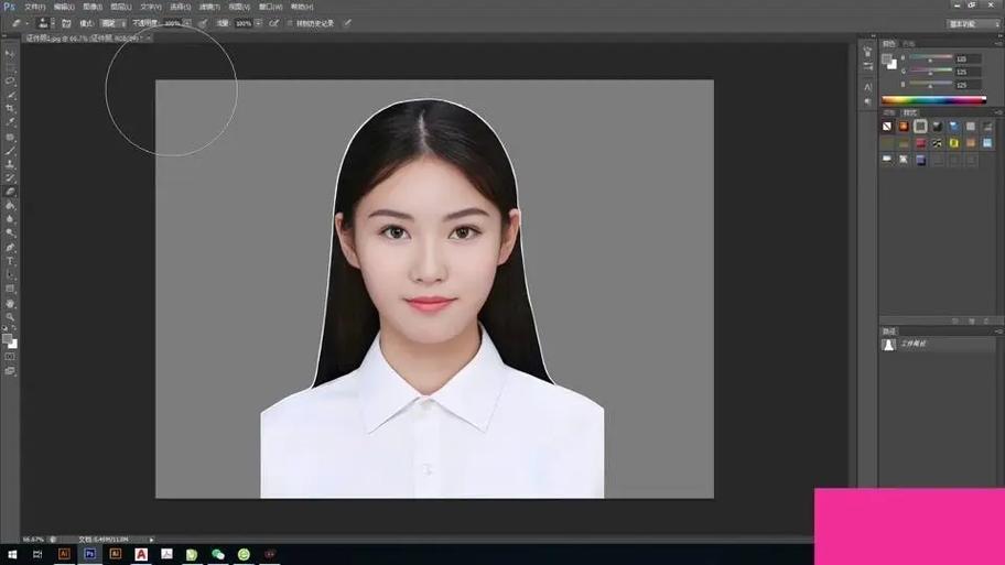怎么把照片多余的白边去掉