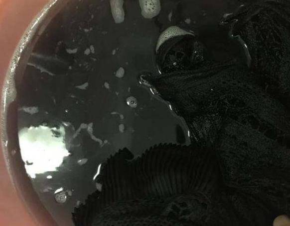 黑色衣服褪色怎么办小妙招