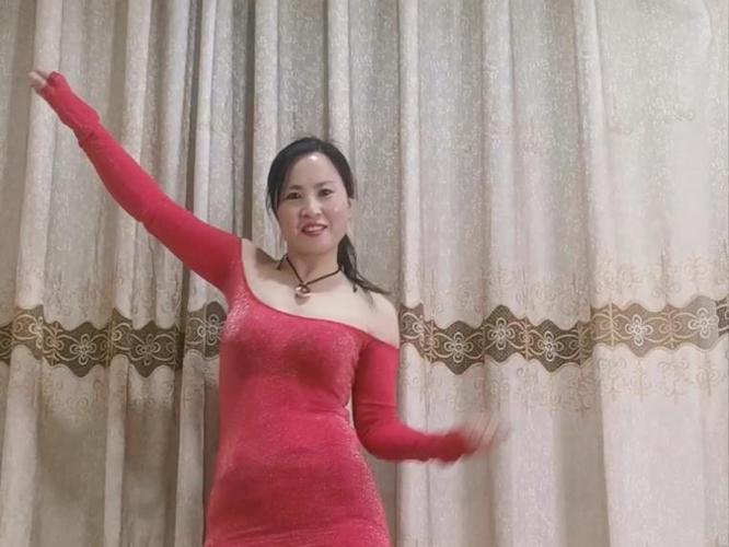 梦露隐藏广场舞视频截图3