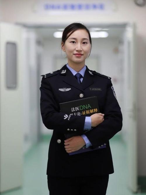 女孩子怎么当警察 女孩子怎么当警察