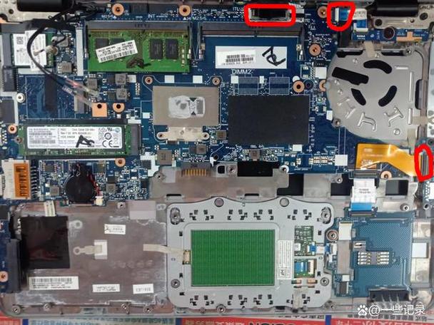 电脑上的小螺丝怎么拆截图3