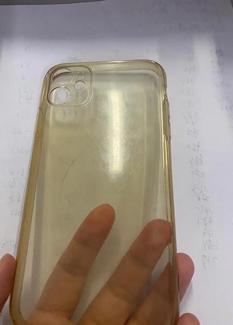 如何拆手机壳后盖 如何拆手机壳后盖
