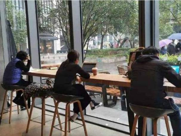女人说喝星巴克暗示什么