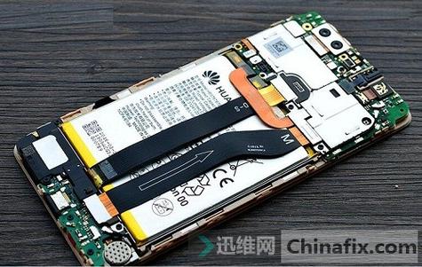 华为荣耀v8电池更换教程截图3