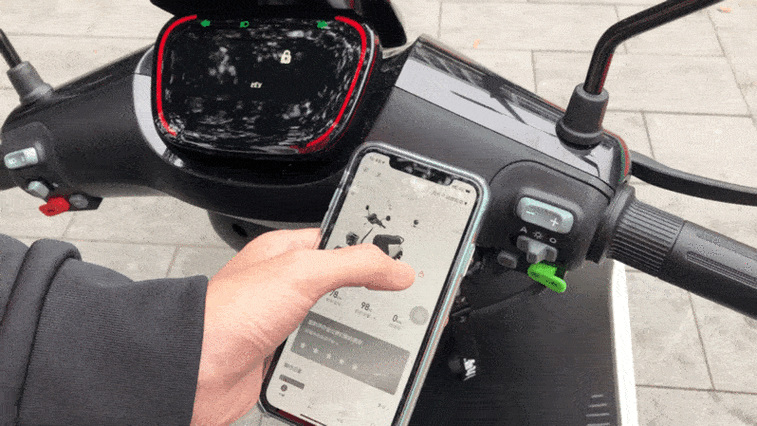 电瓶车自锁了怎么解锁