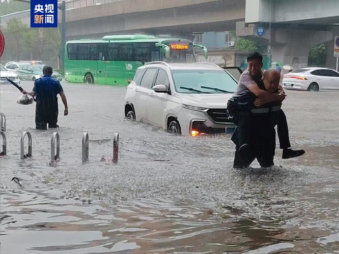 河南特大暴雨的新闻