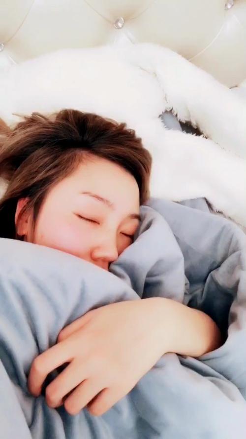 男朋友每天早上叫我起床