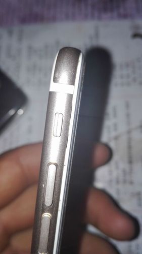 手机屏幕边缘有缝隙怎么办