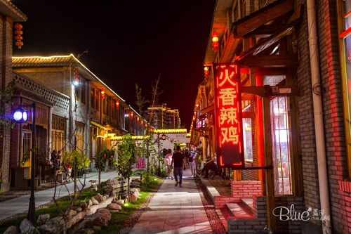 博爱花间巷美食街