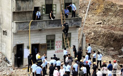 钉子户大战拆迁队破解版下载